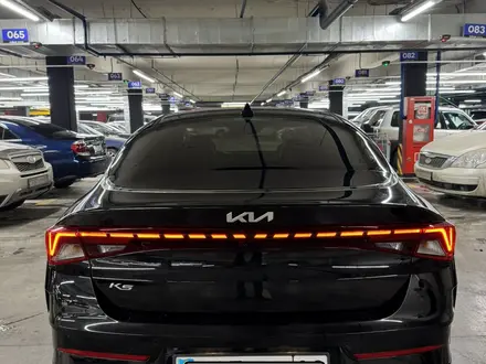 Kia K5 2022 года за 11 700 000 тг. в Алматы – фото 6