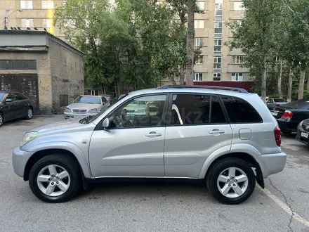 Toyota RAV4 2004 года за 6 250 000 тг. в Алматы – фото 2