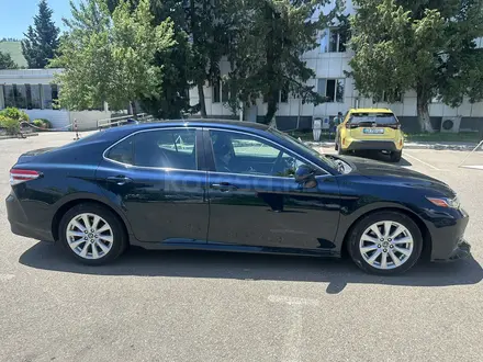 Toyota Camry 2019 года за 11 000 000 тг. в Караганда – фото 10