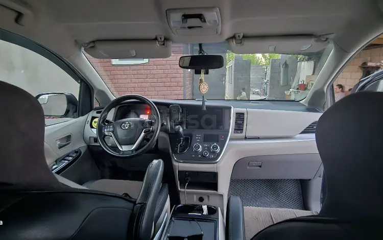 Toyota Sienna 2015 года за 11 000 000 тг. в Тараз