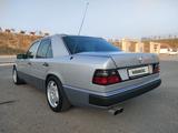 Mercedes-Benz E 280 1993 годаfor2 800 000 тг. в Шымкент