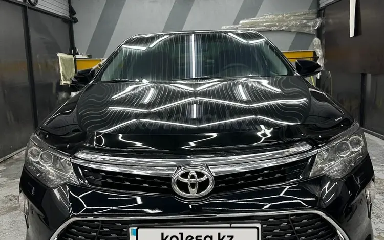Toyota Camry 2017 года за 12 888 000 тг. в Шымкент