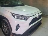 Toyota RAV4 2023 года за 21 000 000 тг. в Актау