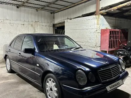 Mercedes-Benz E 230 1996 года за 2 350 000 тг. в Шымкент – фото 5