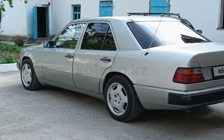 Mercedes-Benz E 200 1988 года за 1 400 000 тг. в Шымкент