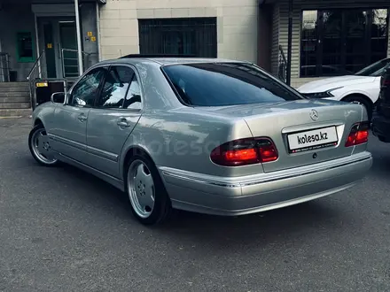 Mercedes-Benz E 320 1999 года за 5 600 000 тг. в Алматы – фото 3