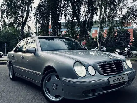 Mercedes-Benz E 320 1999 года за 5 600 000 тг. в Алматы – фото 2