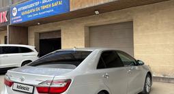 Toyota Camry 2015 года за 13 500 000 тг. в Актау – фото 2