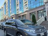 Toyota Highlander 2013 годаүшін8 000 000 тг. в Уральск