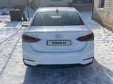 Hyundai Accent 2018 года за 4 200 000 тг. в Уральск – фото 3