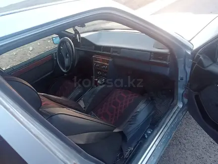 Mercedes-Benz E 260 1992 года за 1 100 000 тг. в Караганда – фото 4