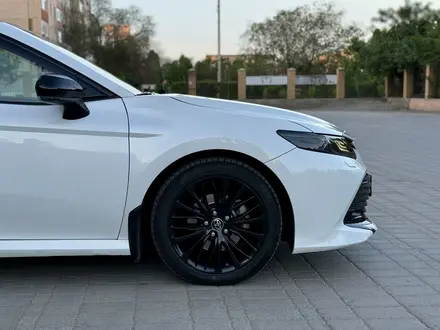 Toyota Camry 2018 года за 14 400 000 тг. в Астана – фото 18