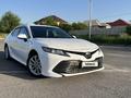 Toyota Camry 2018 года за 11 500 000 тг. в Шымкент