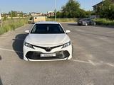 Toyota Camry 2018 годаfor11 500 000 тг. в Шымкент – фото 3
