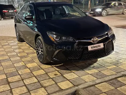 Toyota Camry 2015 года за 4 800 000 тг. в Атырау