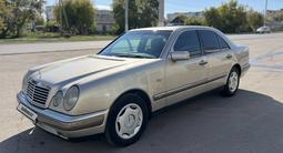 Mercedes-Benz E 230 1996 года за 2 700 000 тг. в Астана – фото 2