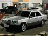 Mercedes-Benz E 220 1994 года за 1 750 000 тг. в Астана