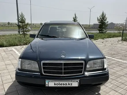 Mercedes-Benz C 220 1996 года за 1 800 000 тг. в Караганда – фото 2