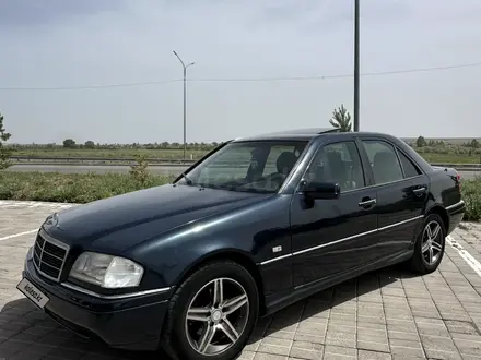 Mercedes-Benz C 220 1996 года за 1 800 000 тг. в Караганда
