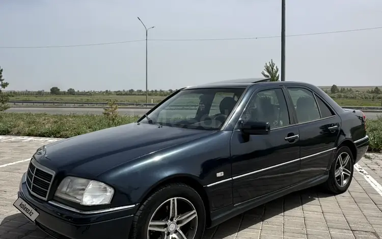 Mercedes-Benz C 220 1996 года за 1 800 000 тг. в Караганда
