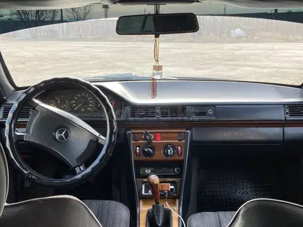 Mercedes-Benz E 230 1990 года за 1 300 000 тг. в Алматы – фото 5