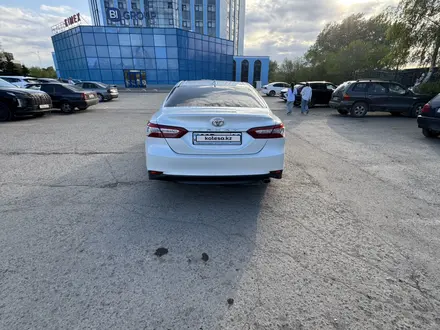 Toyota Camry 2019 года за 14 300 000 тг. в Караганда – фото 3