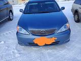 Toyota Camry 2002 годаүшін4 800 000 тг. в Актобе – фото 3