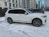BMW X7 2021 года за 45 000 000 тг. в Астана – фото 2