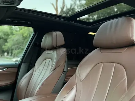 BMW X5 2015 года за 26 000 000 тг. в Алматы – фото 17