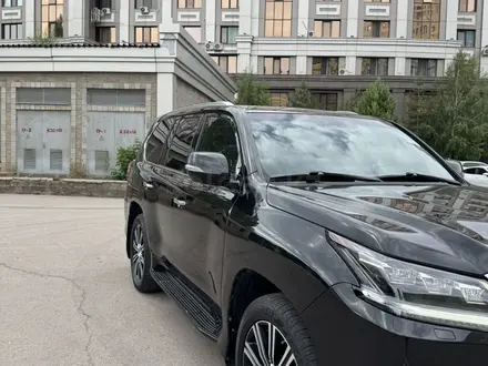 Lexus LX 570 2017 года за 39 500 000 тг. в Астана – фото 3