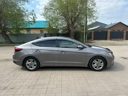 Hyundai Elantra 2019 года за 4 500 000 тг. в Актобе – фото 7