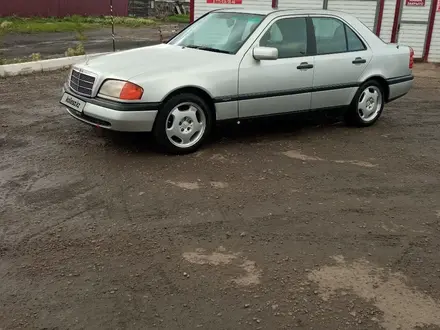 Mercedes-Benz C 180 1995 года за 2 100 000 тг. в Петропавловск – фото 2