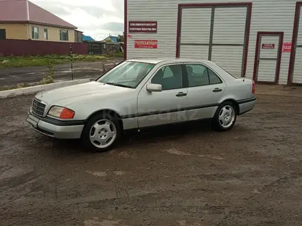 Mercedes-Benz C 180 1995 года за 2 100 000 тг. в Петропавловск – фото 16