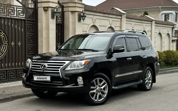 Lexus LX 570 2014 годаfor26 000 000 тг. в Алматы