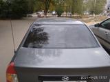 Hyundai Accent 2005 года за 2 000 000 тг. в Актобе – фото 2