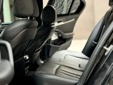 BMW 540 2017 года за 21 000 000 тг. в Алматы – фото 16