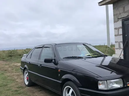 Volkswagen Passat 1993 года за 1 300 000 тг. в Астана – фото 2