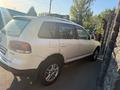 Volkswagen Touareg 2007 года за 4 500 000 тг. в Алматы – фото 3