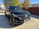 Chevrolet TrailBlazer 2022 года за 15 750 000 тг. в Атырау – фото 2