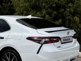 Toyota Camry 2020 года за 11 300 000 тг. в Тараз – фото 3