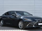 Lexus ES 250 2023 года за 30 000 000 тг. в Астана