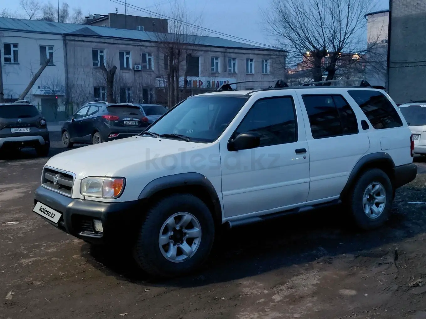 Nissan Pathfinder, 2000