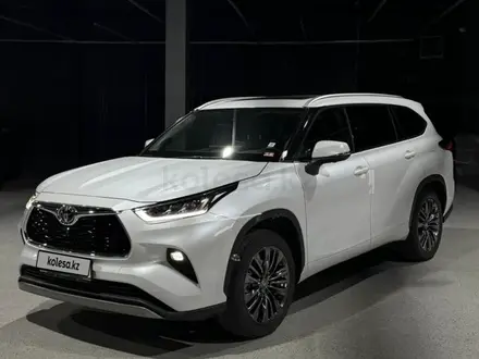 Toyota Highlander Prestige 2026 года за 28 000 000 тг. в Алматы