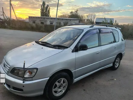 Toyota Ipsum 1997 года за 3 100 000 тг. в Семей