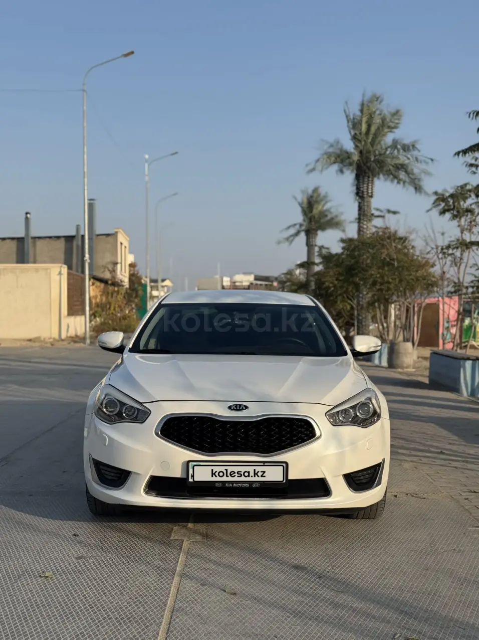 Kia Cadenza, 2015