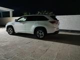 Toyota Highlander 2015 года за 11 000 000 тг. в Актау