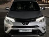Toyota RAV4 2016 года за 12 900 000 тг. в Атырау
