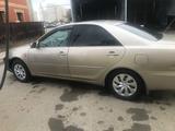 Toyota Camry 2003 года за 3 800 000 тг. в Атырау – фото 2