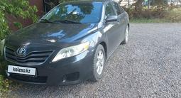 Toyota Camry 2010 года за 6 700 000 тг. в Актобе – фото 2