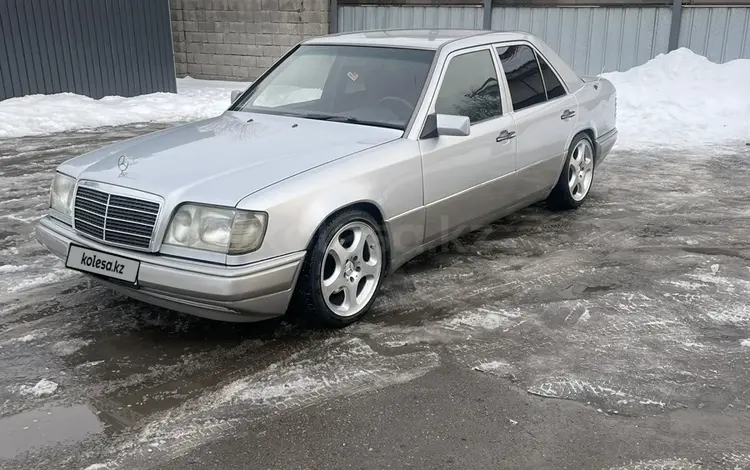 Mercedes-Benz E 220 1995 года за 3 300 000 тг. в Алматы